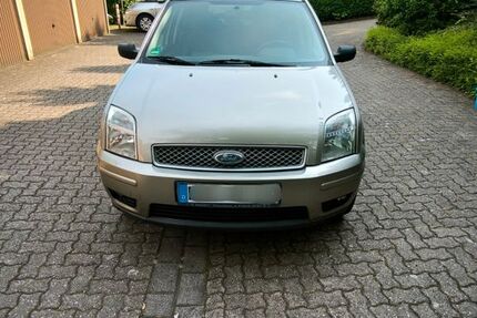 Ford Fusion 177.500 km 950 &euro; Castrop-Rauxel 44579