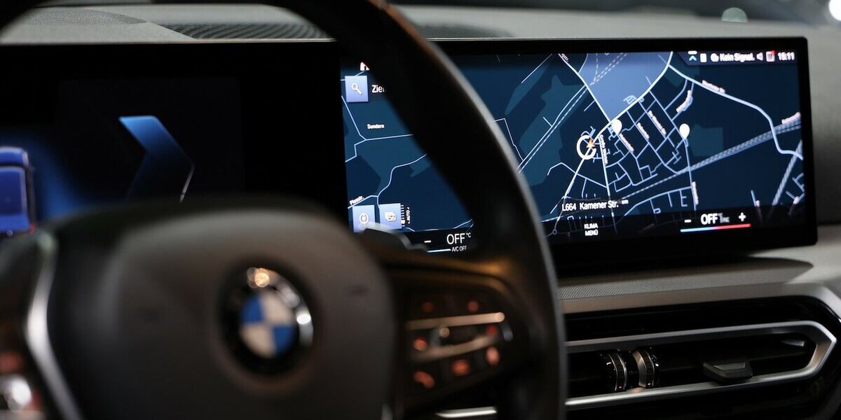 BMW 318d Touring SPORT FACE-LIFT CURVED+NAVI+KAMERA 69.000 km 25.777 &euro; Hamm 59077