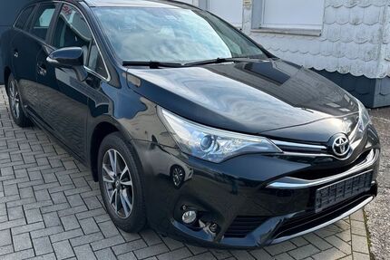 Toyota Avensis 167.000 km 7.990 &euro; Herten 45701