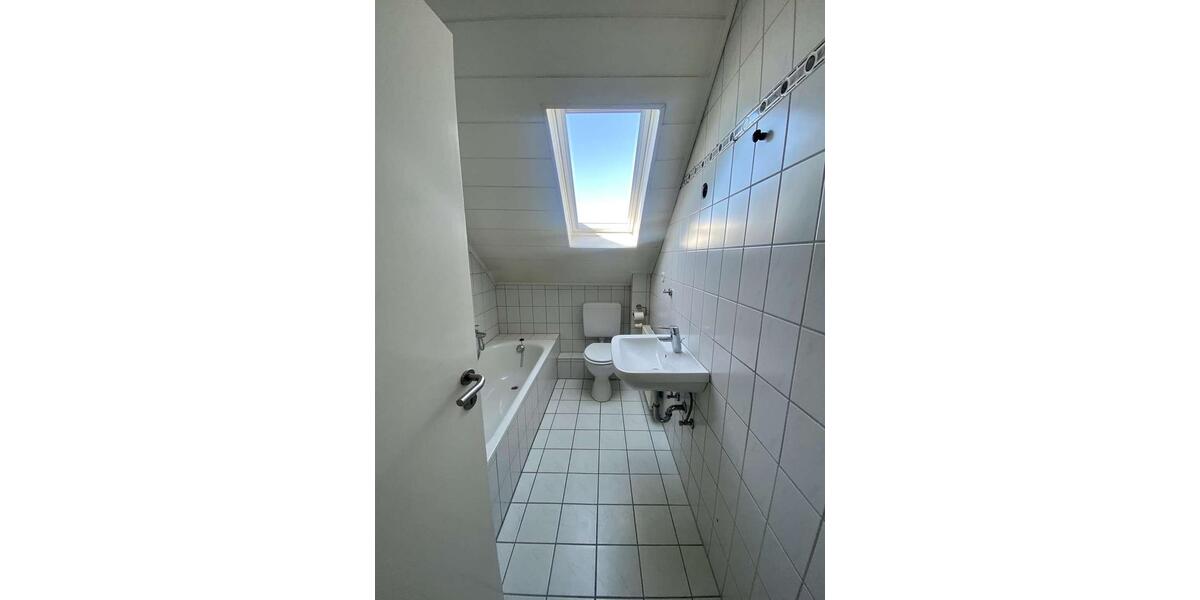 Dachgeschoßwohnung Dortmund Brackel - 2 Zimmer, 68 m&sup2;, 495&euro; | Angebot:25500376