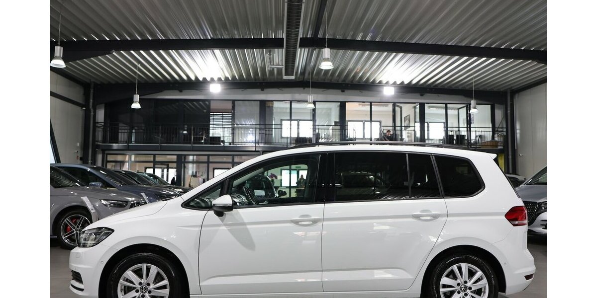 VW Touran 2.0 TDI DSG IQ Comfortline / 7-SITZE, LED 66.000 km 27.991 &euro; Hamm 59077