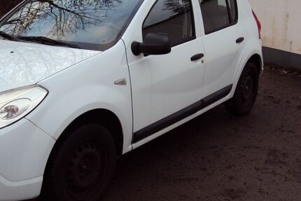 Dacia Sandero 141.000 km 2.800 &euro; Hagen 58091