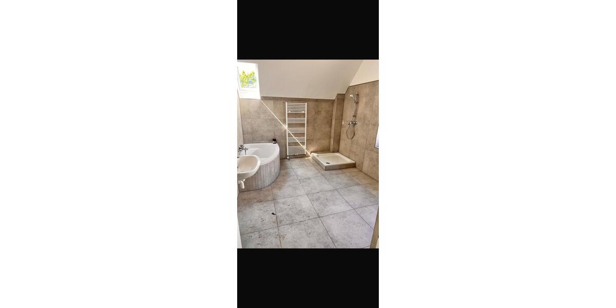 Erdgeschoßwohnung Bochum Altenbochum - 4 Zimmer, 120 m&sup2;, 1.600&euro; | Angebot:26254951