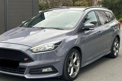 Ford Focus 97.000 km 14.990 &euro; Bochum-Wattenscheid 44866