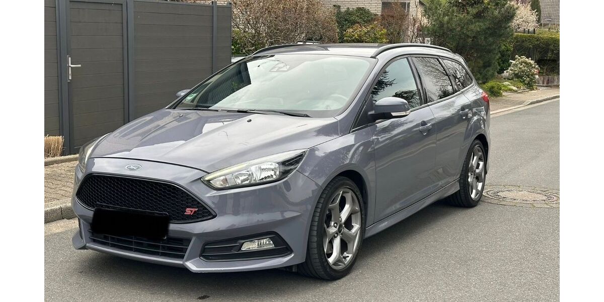 Ford Focus 97.000 km 14.990 &euro; Bochum-Wattenscheid 44866