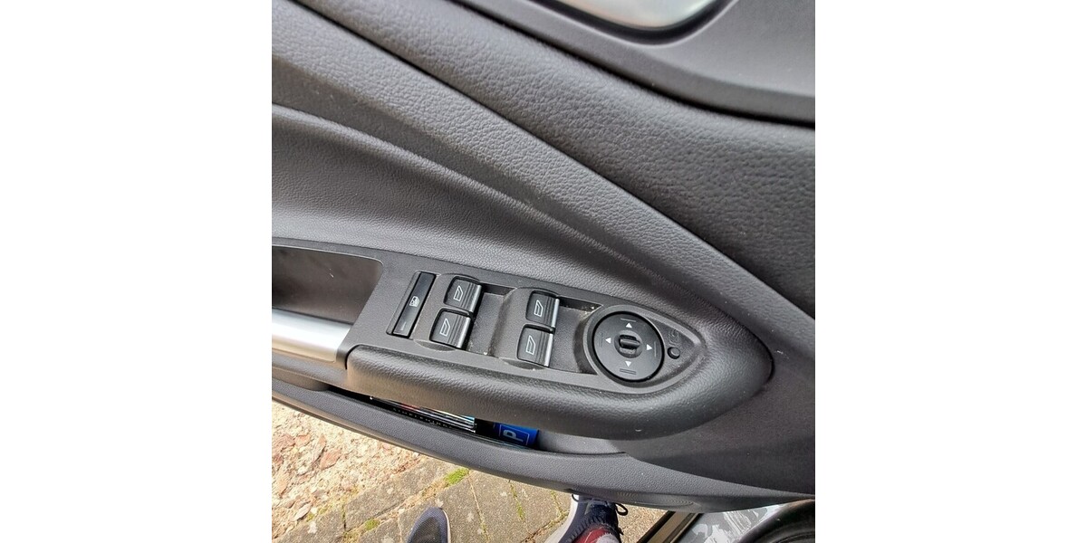 Ford Kuga 90.000 km 11.900 &euro; Dülmen 48249