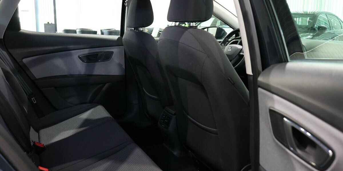 Seat Leon 1.6 TDI STYLE / NAVI-PLUS+APPLE+ANDROID 111.000 km 12.777 &euro; Hamm 59077