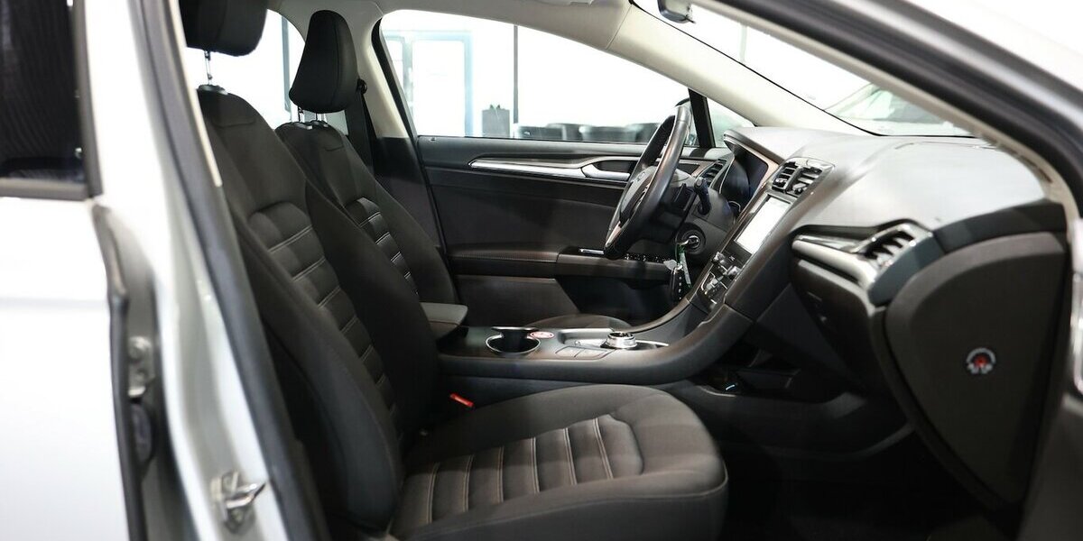 Ford Mondeo Tunier 2.0 EB BUSINESS EDITION / LED / 99.000 km 16.221 &euro; Hamm 59077