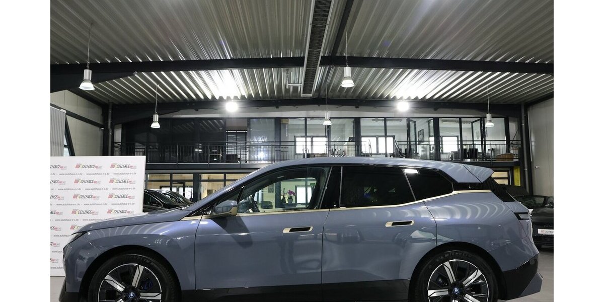 BMW iX 40 xDrive SPORT TITAN GLAS STORM EINZELSTÜCK 79.000 km 40.991 &euro; Hamm 59077