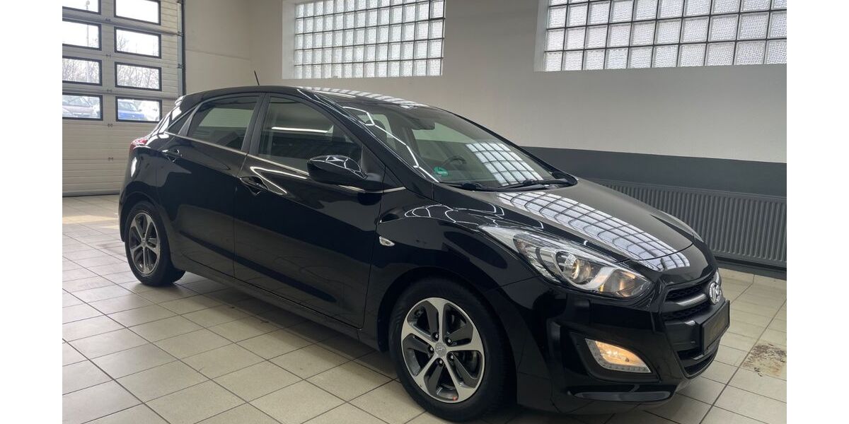 Hyundai i30 92.838 km 11.500 &euro; Kamen 59174