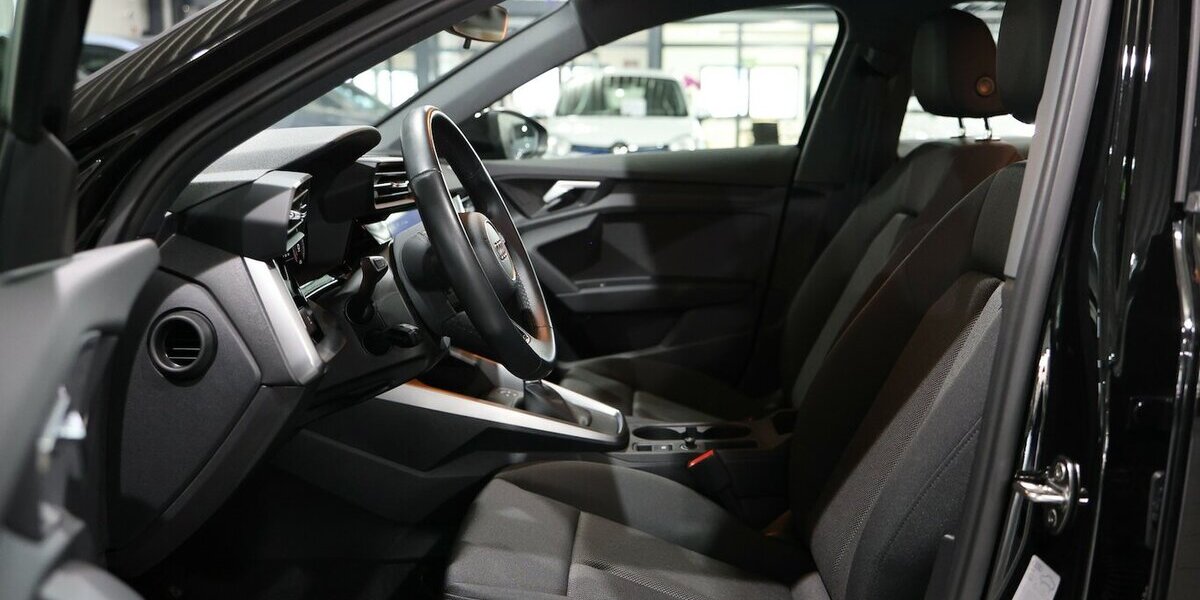 Audi A3 LIMOUSINE 35 TFSI BUSINESS BLACK LED,ACC+LANE 16.000 km 26.777 &euro; Hamm 59077