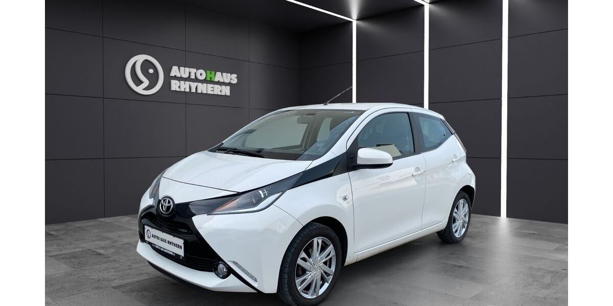 Toyota Aygo (X) 53.000 km 9.690 &euro; Hamm 59069