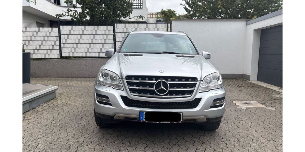 Mercedes-Benz ML 300 177.000 km 13.500 &euro; Werl 59457