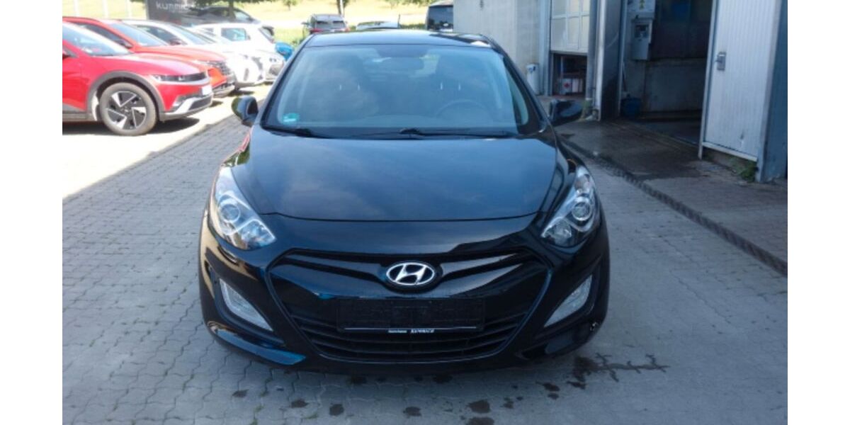 Hyundai i30 98.000 km 7.390 &euro; Dortmund 44145