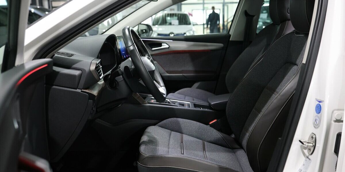 Seat Leon ST 2.0 TDI DSG XCELLENCE / LEDER / ACC+LANE 75.000 km 18.888 &euro; Hamm 59077
