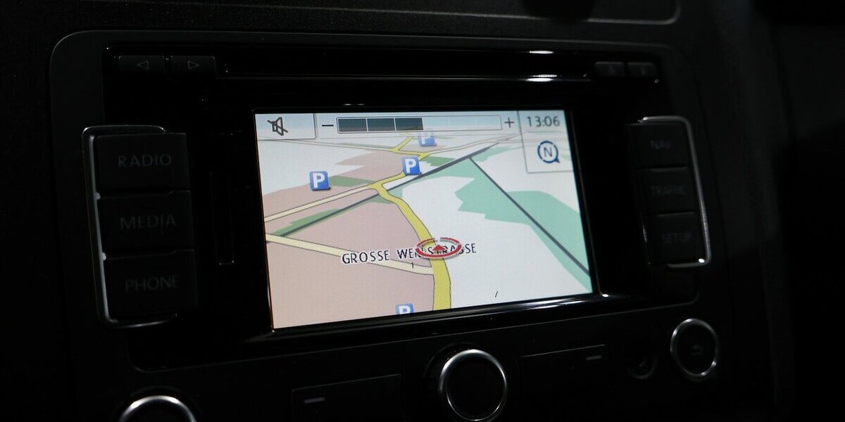 VW Caddy KOMBI 1.6 TDI DSG EDITION-30 WHITE & BLACK 144.000 km 14.881 &euro; Hamm 59077