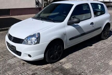 Renault Clio 166.000 km 2.150 &euro; Arnsberg 59755