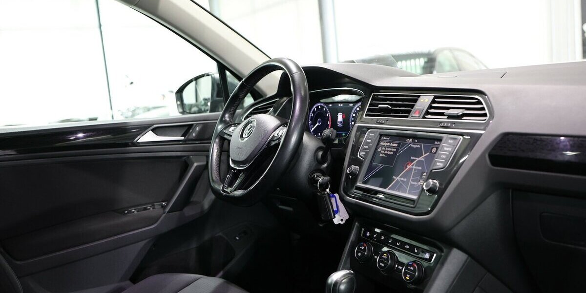 VW Tiguan 2.0 TSI DSG 4M SOUND / PANORAMA / LED 128.000 km 18.888 &euro; Hamm 59077