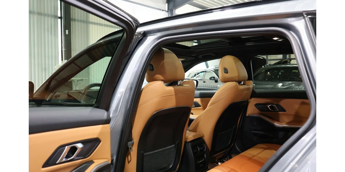 BMW 318d Touring SPORT SHADOW GREY&BROWN / PANORAMA 116.000 km 25.777 &euro; Hamm 59077