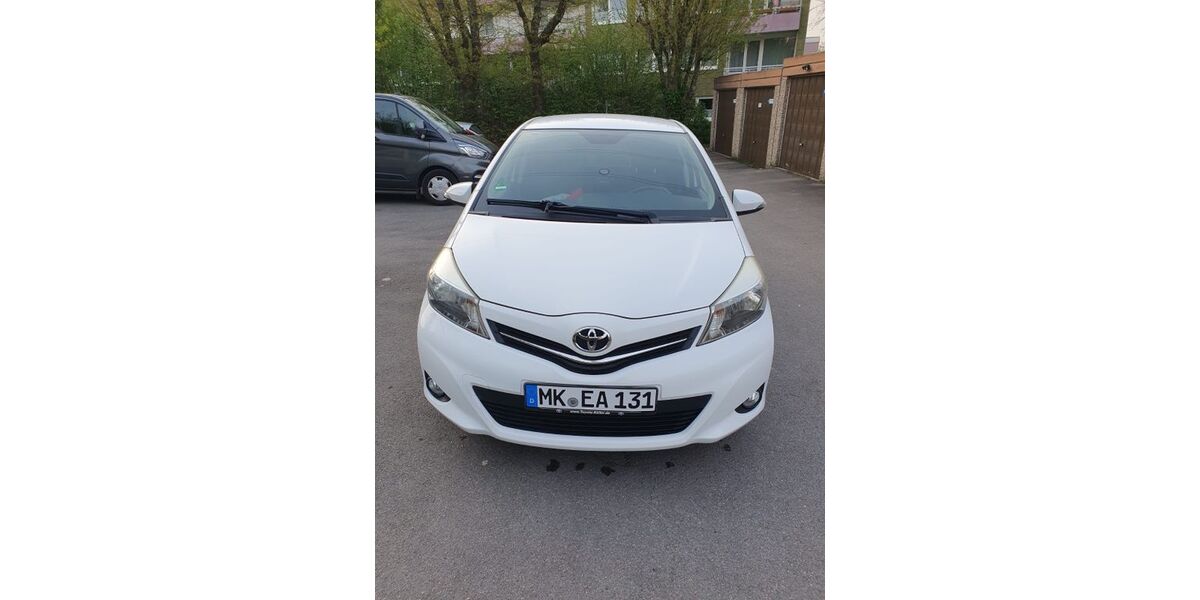 Toyota Yaris 69.300 km 7.400 &euro; Iserlohn 58638