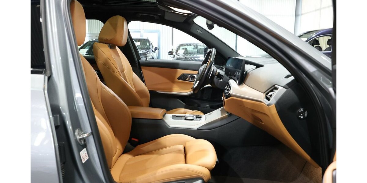 BMW 318d Touring SPORT SHADOW GREY&BROWN / PANORAMA 116.000 km 25.777 &euro; Hamm 59077