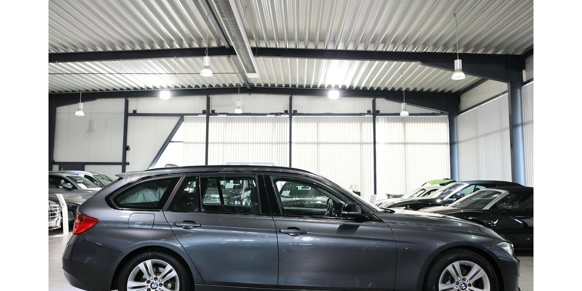 BMW 318d Touring blue PERFORMANCE SPORT / PANORAMA 80.000 km 15.111 &euro; Hamm 59077