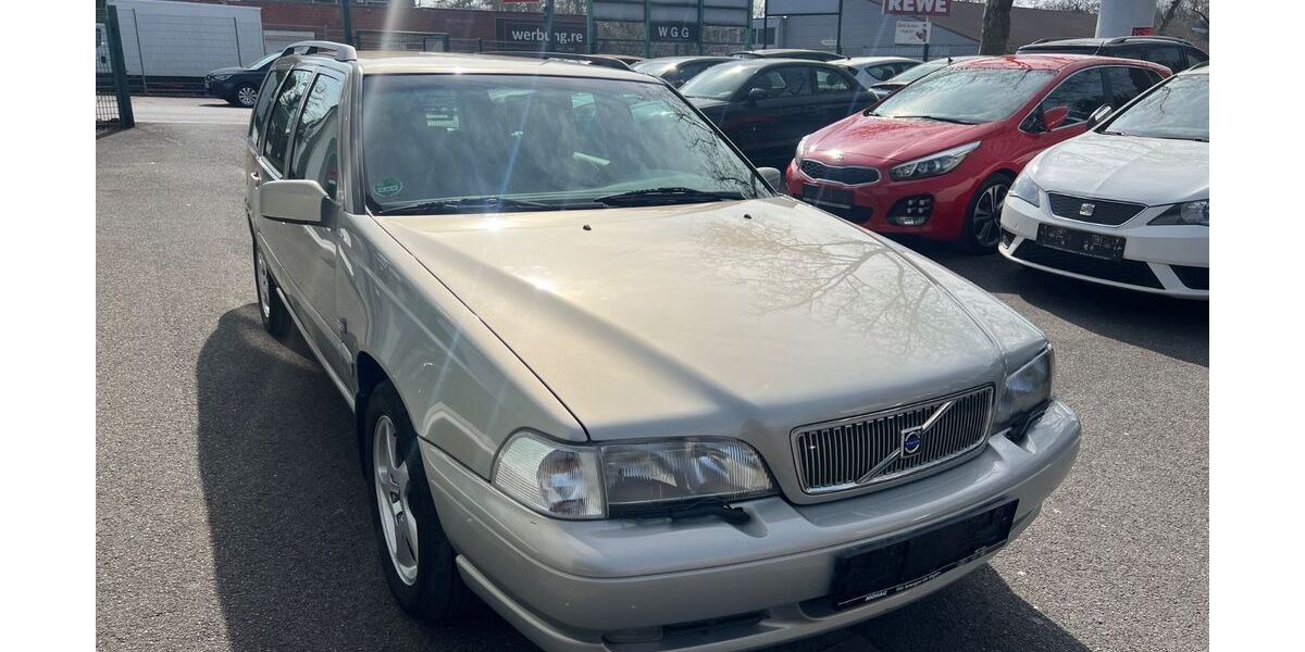 Volvo V70 325.000 km 3.499 &euro; Recklinghausen 45663