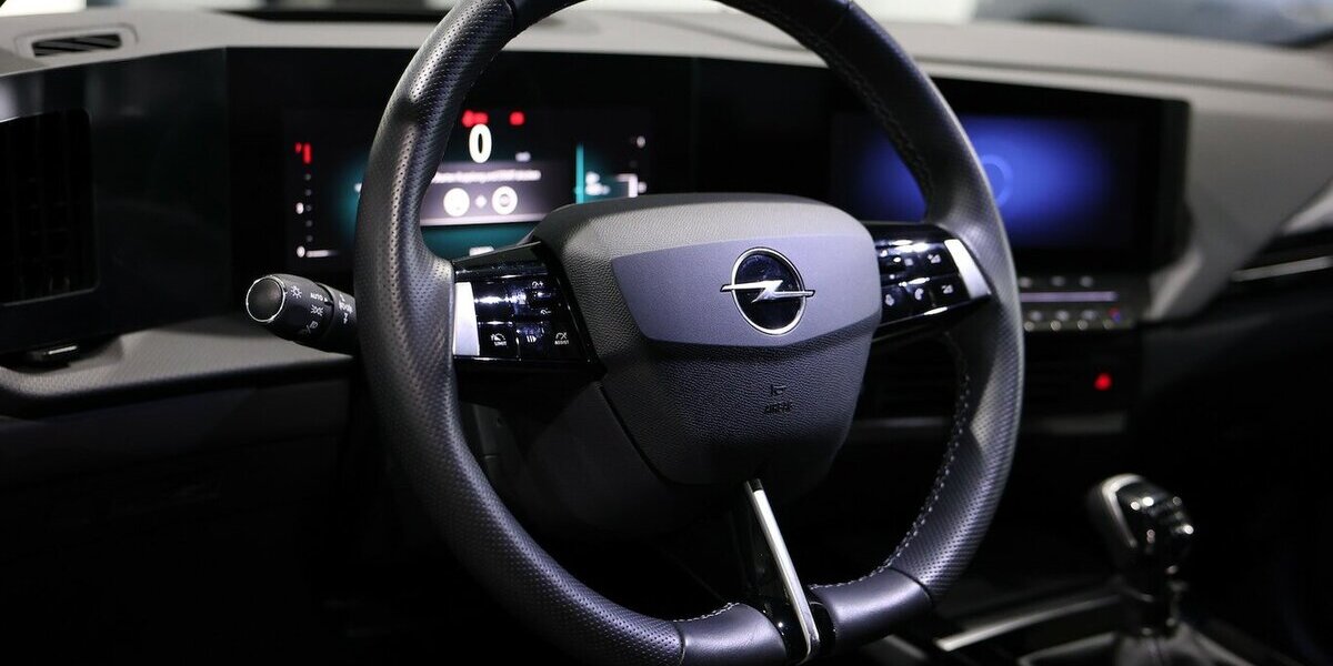 Opel Astra L 1.2 T LIMO GS-SPORT TECH / BLUE & BLACK 13.000 km 22.222 &euro; Hamm 59077