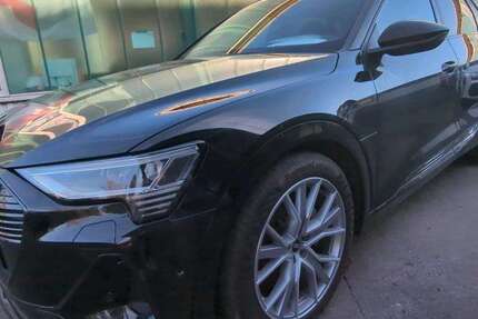 Audi e-tron 59.987 km 34.550 &euro; Hagen 58091