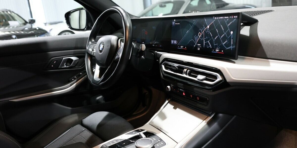 BMW 318d Touring SHADOW SPORT CURVED+NAVI,LEDER,LED 74.000 km 28.777 &euro; Hamm 59077