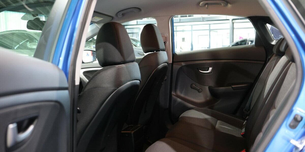 Hyundai i30 1.6 T-GDI STYLE / AUTOMATIK / NAVI+KAMERA 78.000 km 13.331 &euro; Hamm 59077