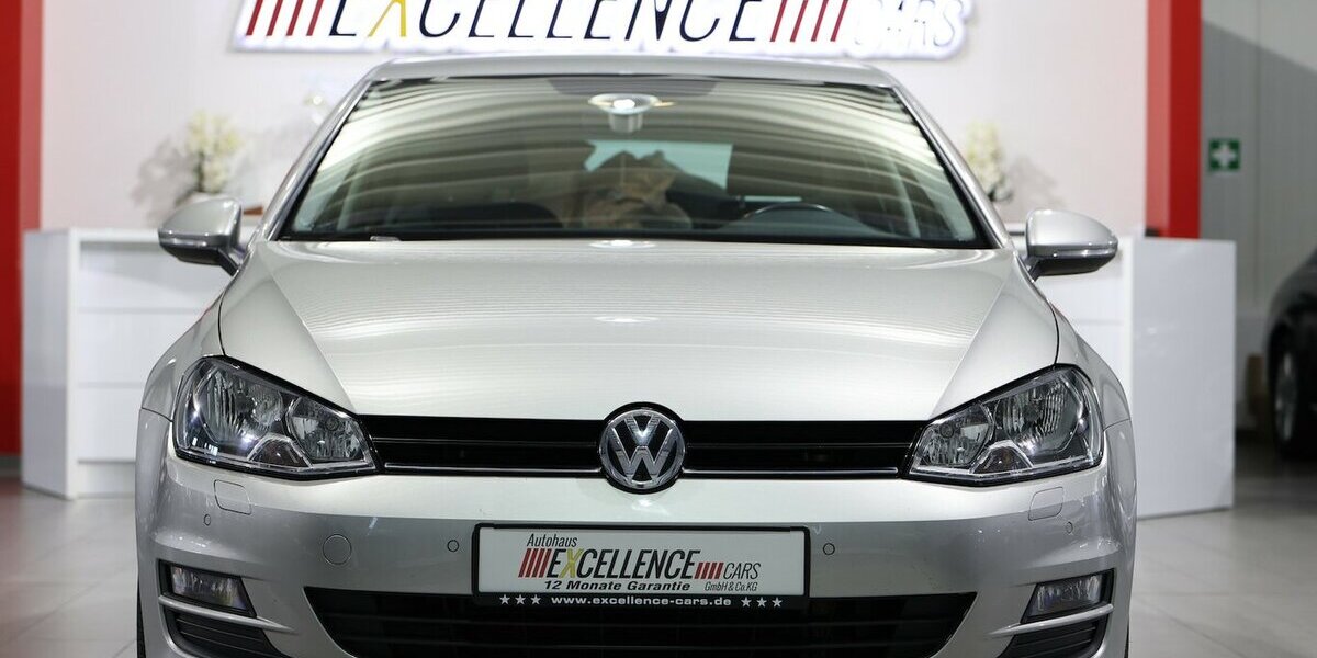 VW Golf VII 1.6 TDI Comfortline COMPOSITION-COLOUR 143.000 km 10.997 &euro; Hamm 59077