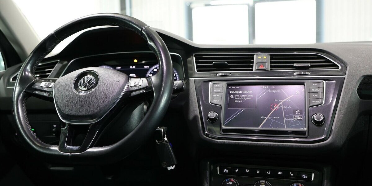 VW Tiguan 2.0 TSI DSG 4M SOUND / PANORAMA / LED 128.000 km 18.888 &euro; Hamm 59077