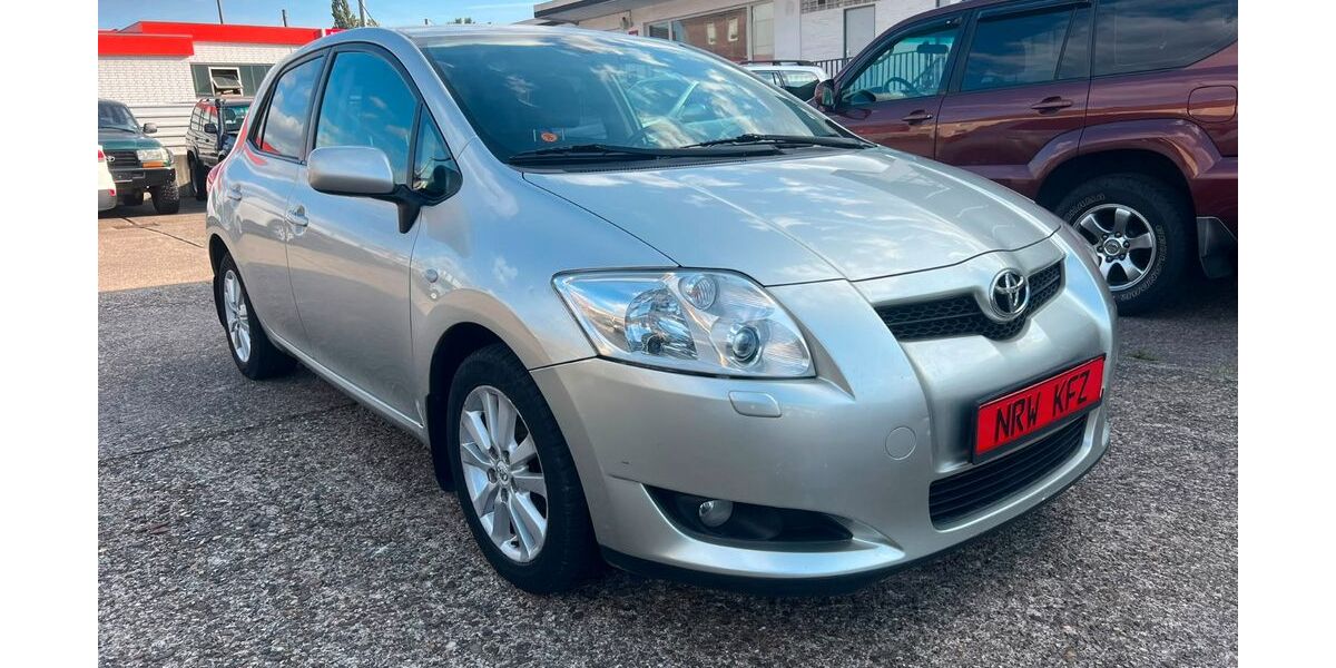 Toyota Auris 214.587 km 2.999 &euro; Hamm 59067
