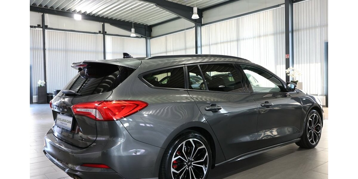 Ford Focus Tunier 1.5 EB ST-LINE-X SPORT / PANORAMA 108.000 km 16.555 &euro; Hamm 59077