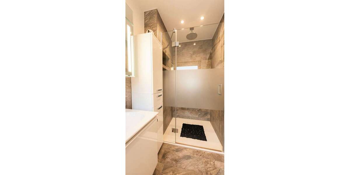 Modernisiertes Reihenhaus mit Wellnessbad, Gäste-WC, Keller & 248 m² Grundstück - Reihenmittelhaus Bönen | Angebot:27298689