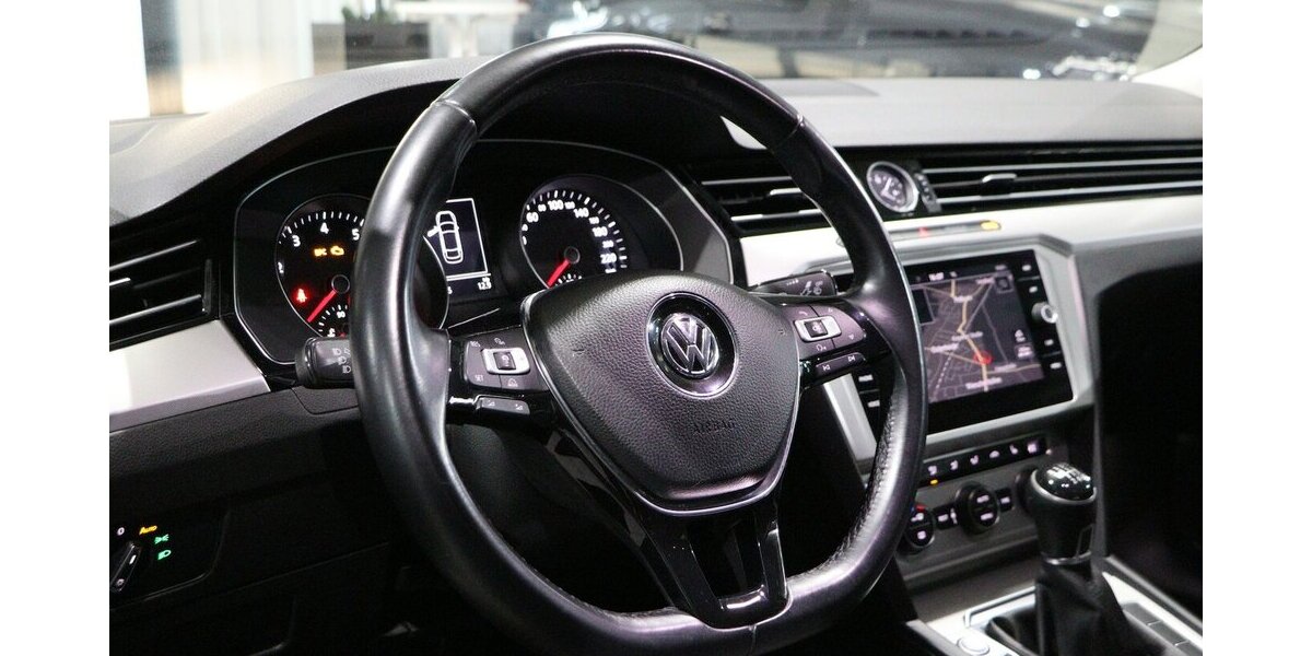 VW Passat 1.4 TSI Comfortline NAVI-DM+APPLE+ANDROID 159.000 km 12.444 &euro; Hamm 59077