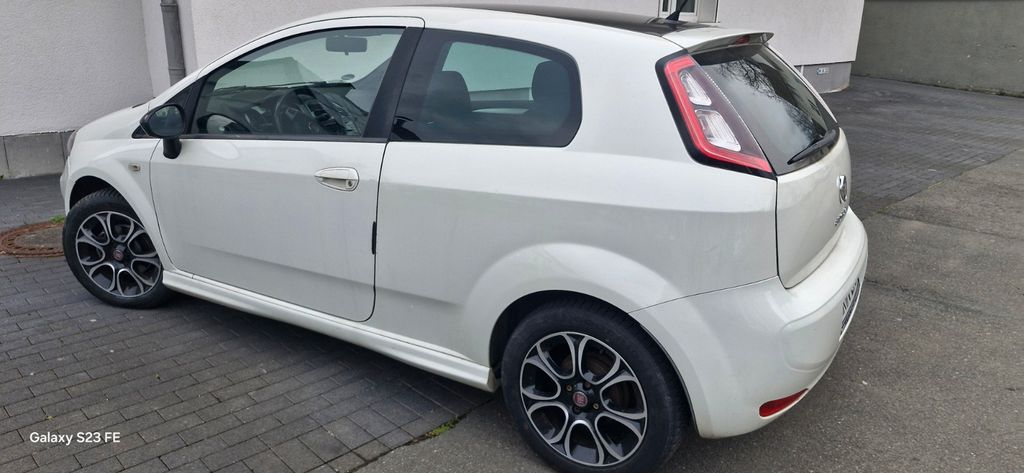 Fiat Punto 218.435 km 2.699 &euro; Iserlohn 58638