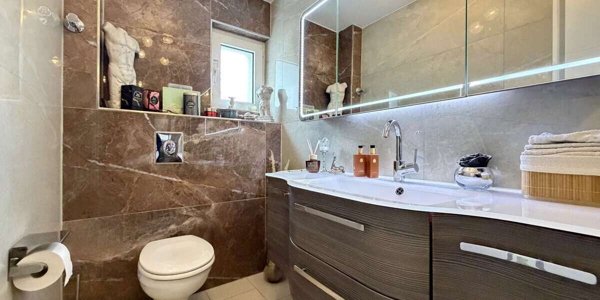 Modernisiertes Reihenhaus mit Wellnessbad, Gäste-WC, Keller & 248 m² Grundstück - Reihenmittelhaus Bönen | Angebot:27298689