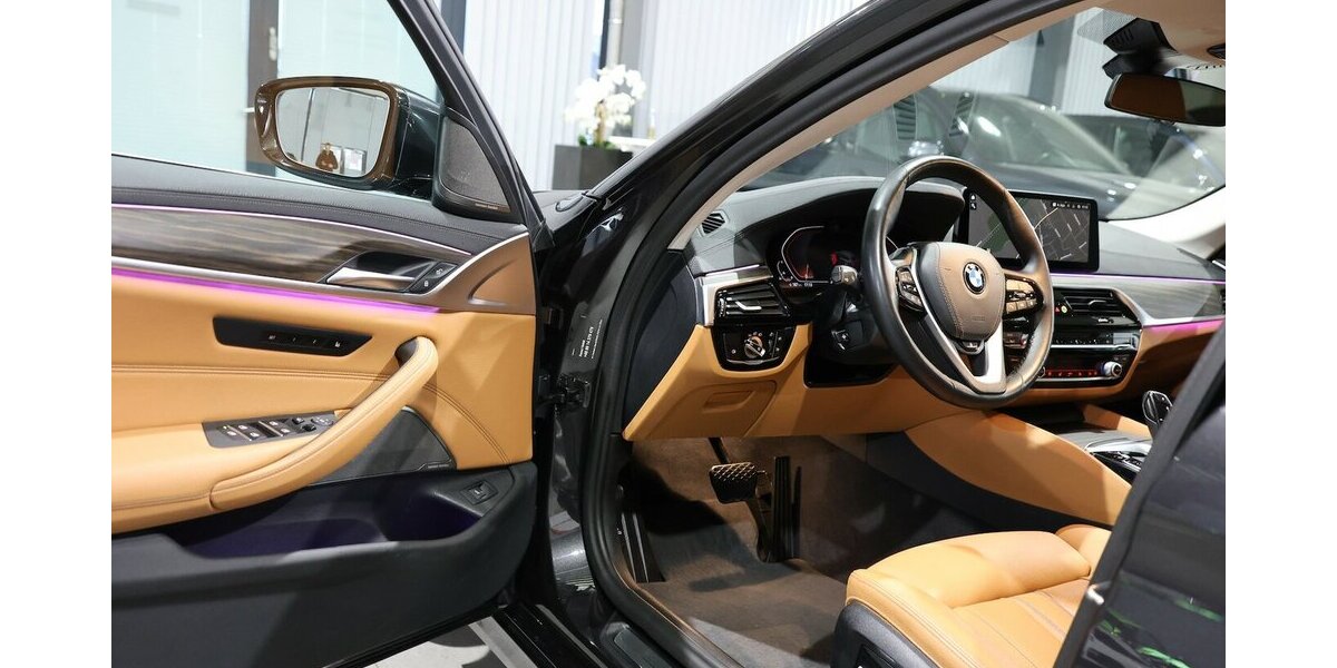 BMW 530i Touring INNOVATION LUXURY-LINE BUSINESS 45.000 km 38.995 &euro; Hamm 59077