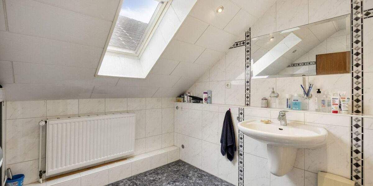 Etagenwohnung Castrop-Rauxel Frohlinde - 5 Zimmer, 176 m&sup2;, 340.000&euro; | Angebot:25680060