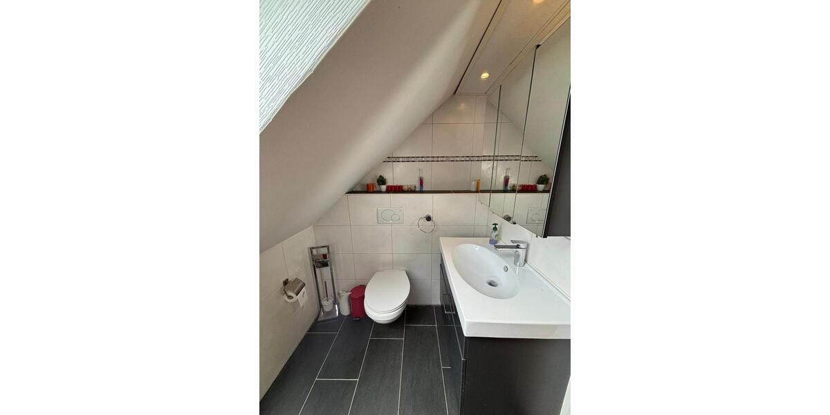 Etagenwohnung Lünen Alstedde - 8 Zimmer, 216 m&sup2;, 1.890&euro; | Angebot:26051024