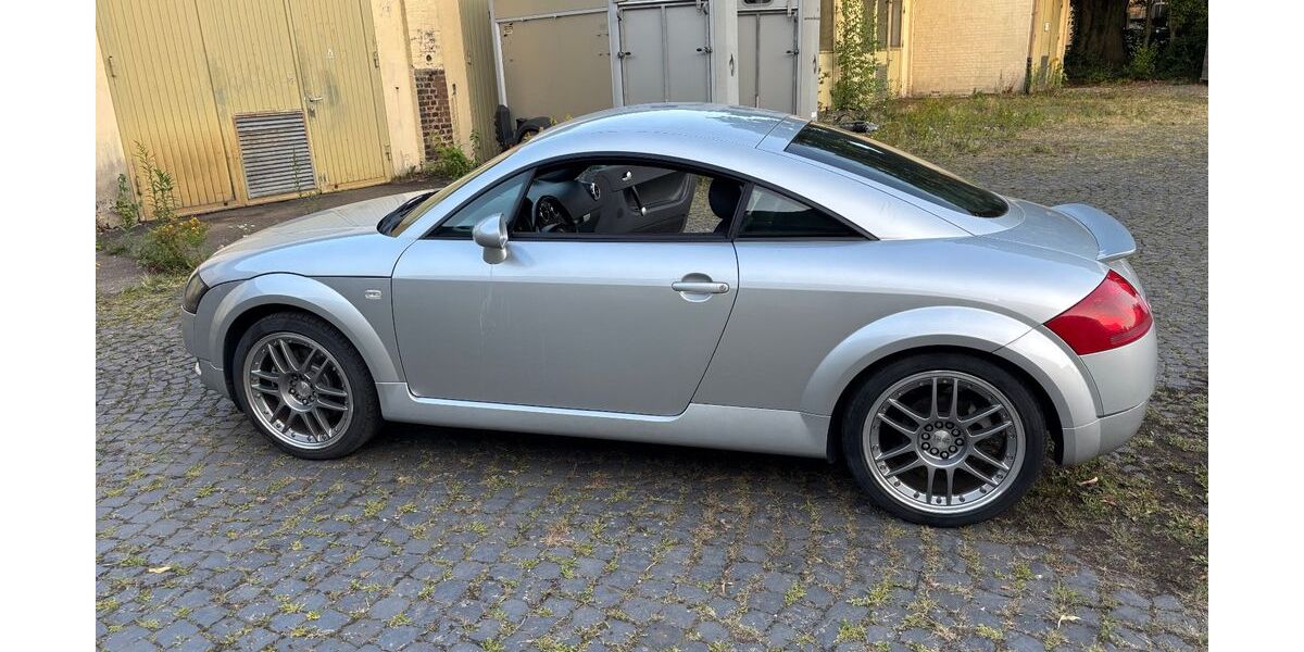 Audi TT 182.000 km 8.500 &euro; Kamen 59174
