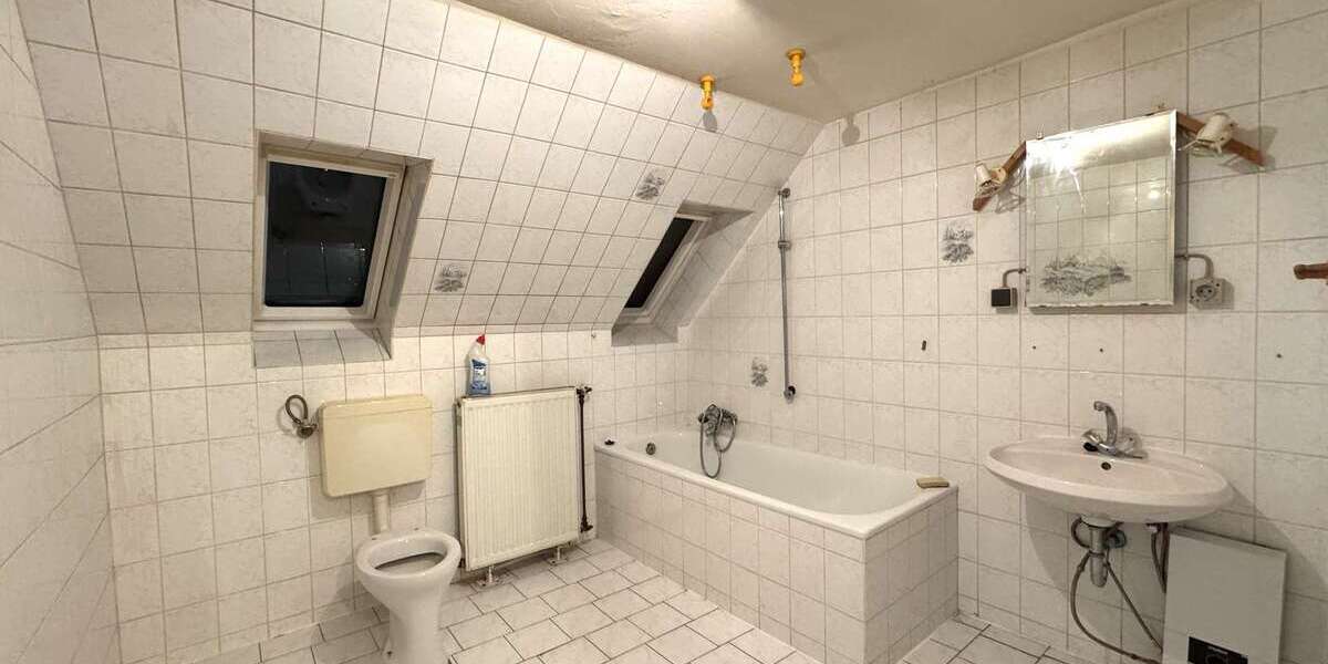 Attraktive Kapitalanlage in Hörde: Wohnhaus mit 4 Einheiten und Wertsteigerungspotenzial - Mehrfamilienhaus, Wohnhaus Dortmund Hörde | Angebot:14420943