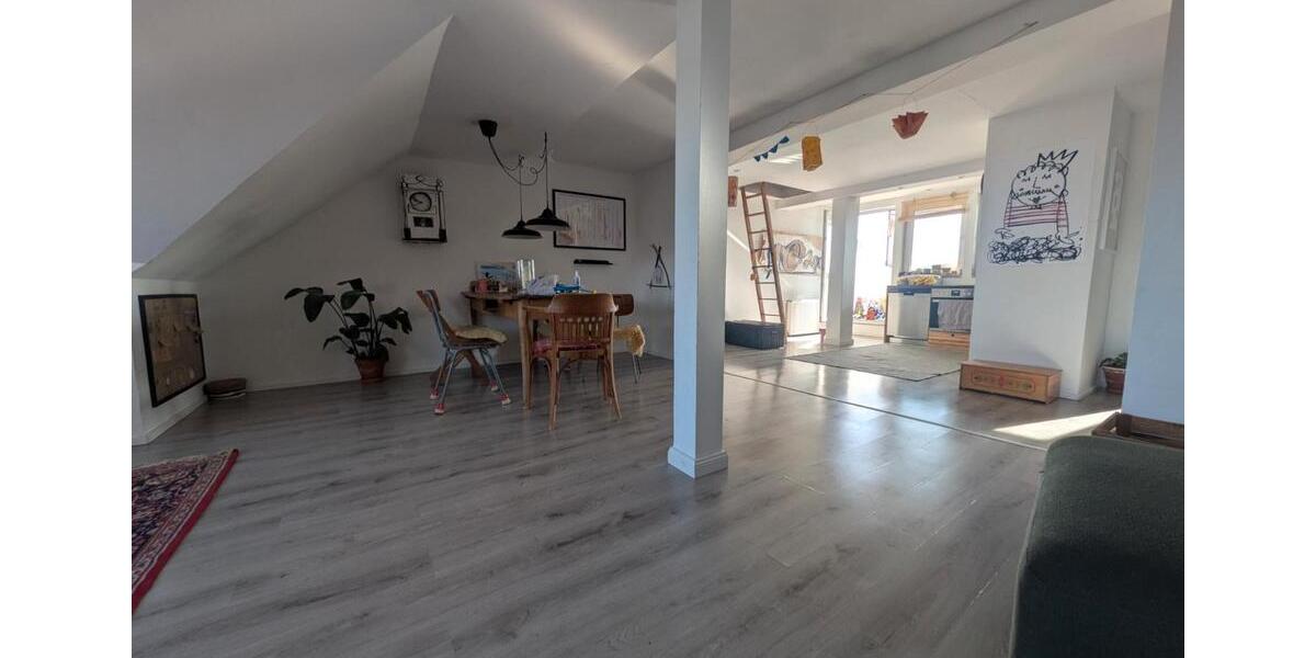Dachgeschoßwohnung Bochum Günnigfeld - 4 Zimmer, 110 m&sup2;, 1.175&euro; | Angebot:26488136