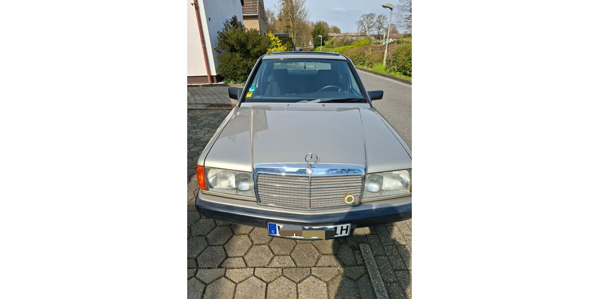 Mercedes-Benz 190 102.700 km 7.900 &euro; Herne 44652