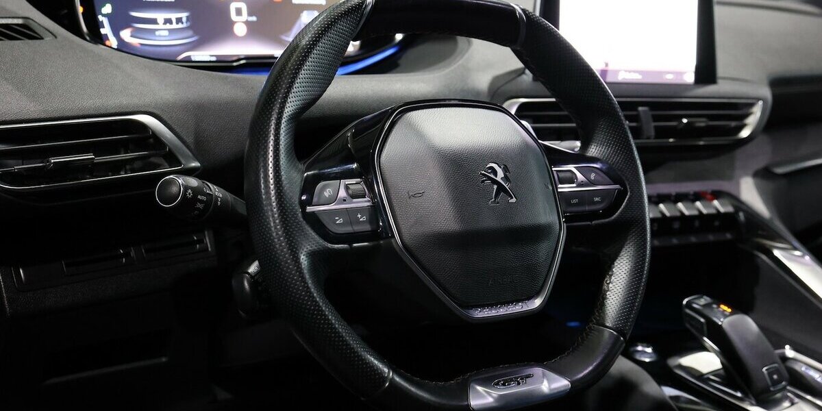 Peugeot 3008 2.0 BLUE-HDI 180 GT-LINE-SPORT / I-COCKPIT 138.000 km 18.600 &euro; Hamm 59077