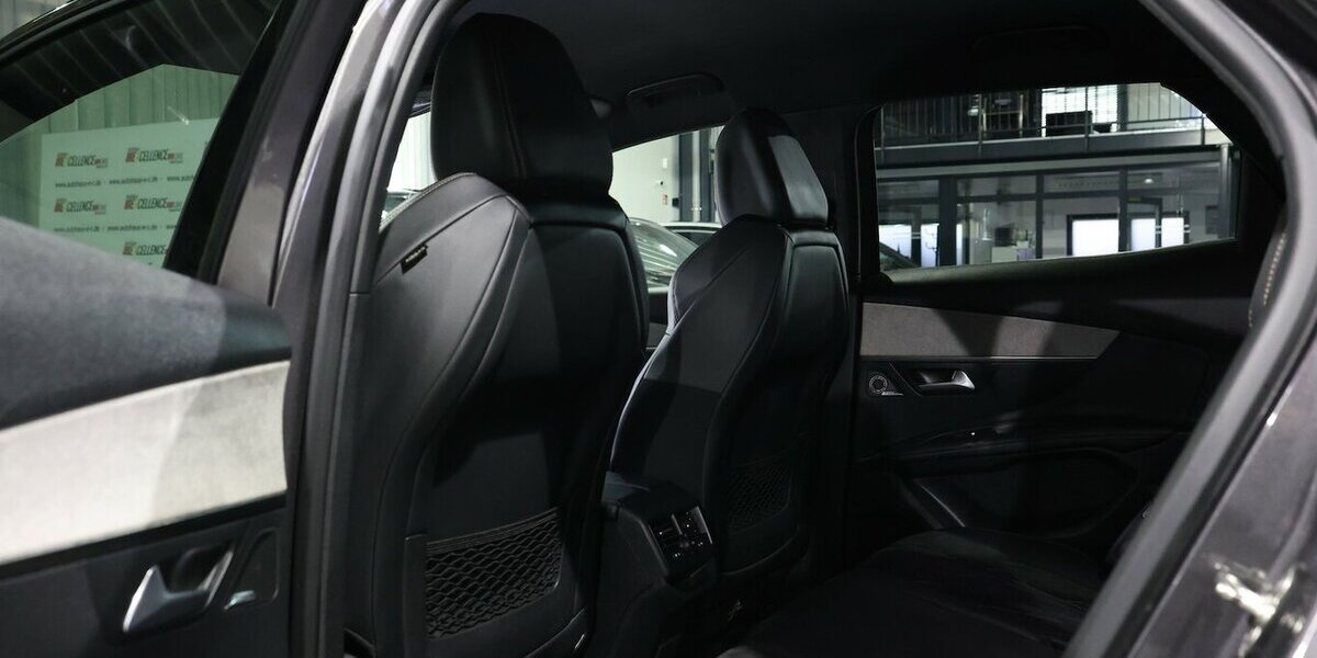 Peugeot 3008 2.0 BLUE-HDI 180 GT-LINE-SPORT / I-COCKPIT 138.000 km 18.600 &euro; Hamm 59077