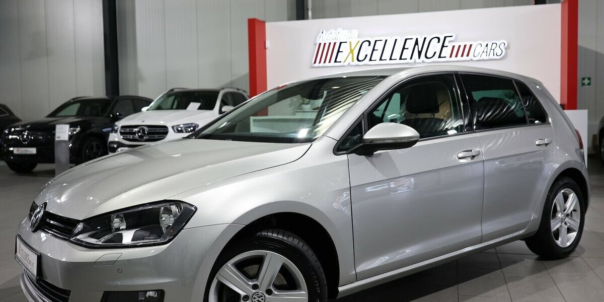 VW Golf VII 1.6 TDI Comfortline COMPOSITION-COLOUR 143.000 km 10.997 &euro; Hamm 59077