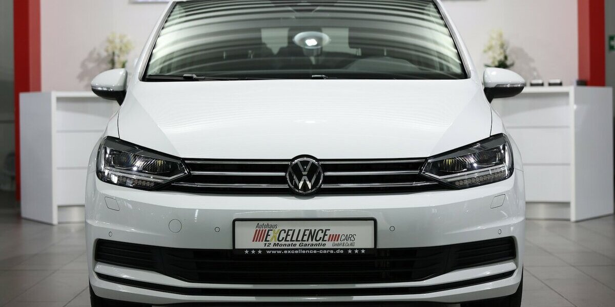 VW Touran 2.0 TDI DSG IQ Comfortline / 7-SITZE, LED 66.000 km 27.991 &euro; Hamm 59077
